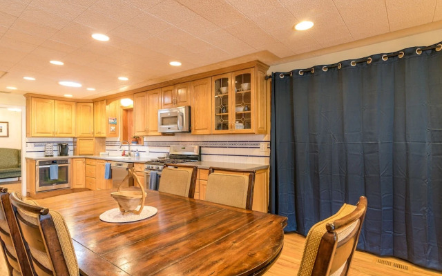 Family Crash Pad near SLC