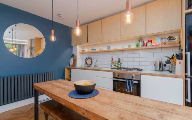 Modern 1BR Home in Trendy Dalston W/terrace