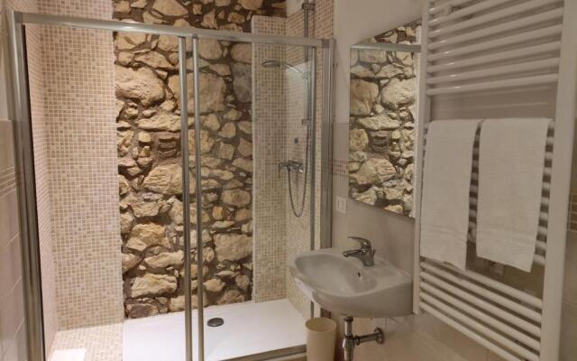 Appartamento grazioso in palazzina del 900: Verona