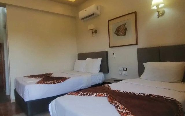 Rezeiky Hotel And Camp Luxor