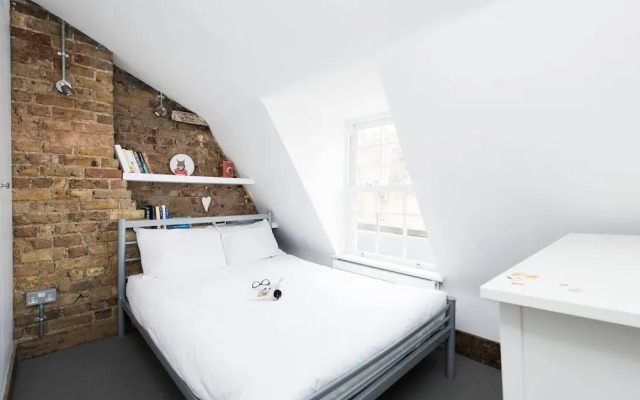 Beautiful And Central 2BR Loft Apartment