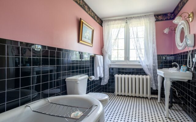 Chestnut Inn Bed and Breakfast