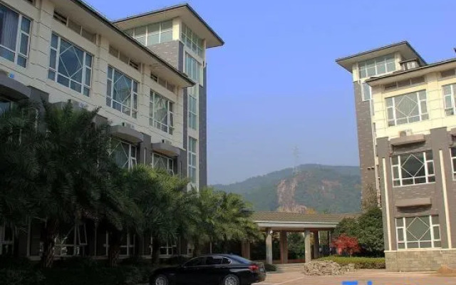 Qinshuiwan Holiday Hotel (Ninghai Wujia Manor)