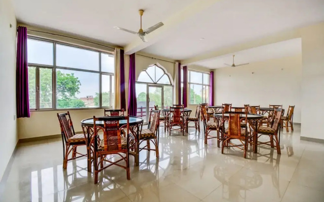 OYO 19951 Hotel Saif