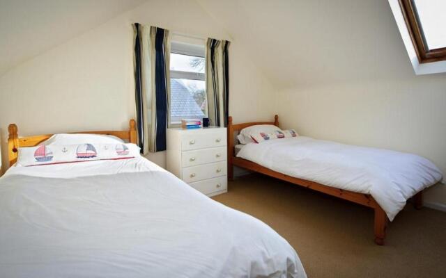 10 Llwyn Onn Beach Hut