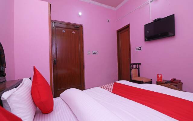 OYO 26906 Hotel Tarang
