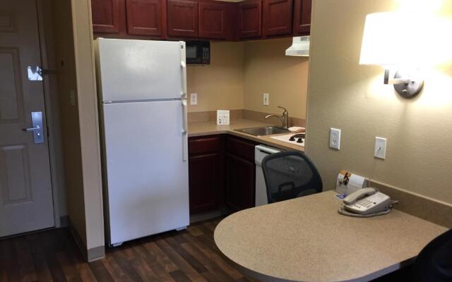 Extended Stay America Suites Indianapolis Airport W Southern