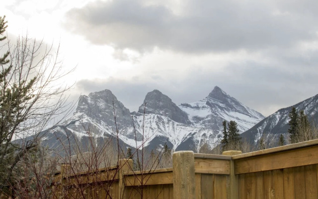 Fire Mountain Lodge