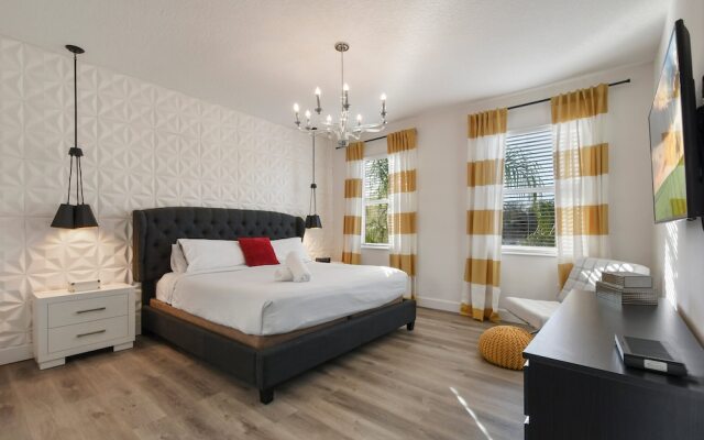 Elegant Home With Pool & Spa, Close to Disney