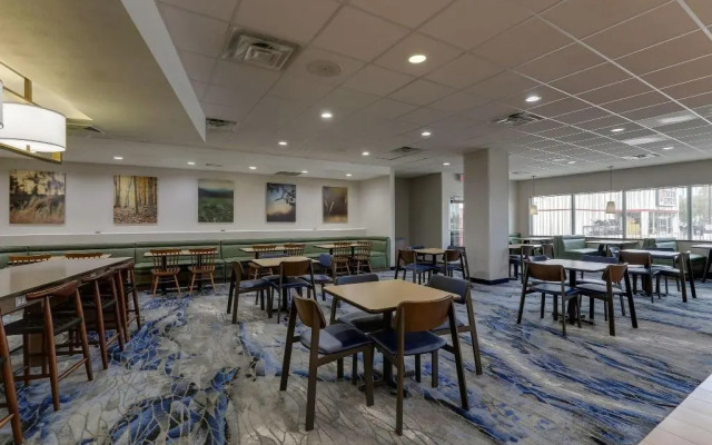 Fairfield Inn & Suites Hutchinson