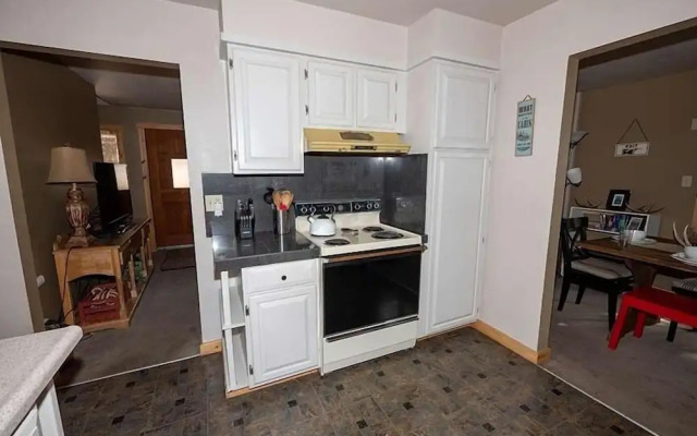 750 Stanford Avenue 3 Bedroom Cabin by RedAwning