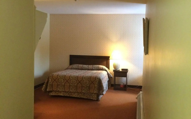 Blueberry Hill Motel