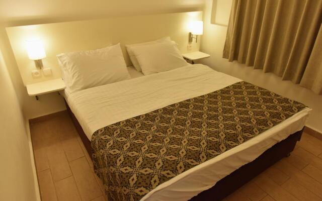 Lotan Desert Travel Hotel
