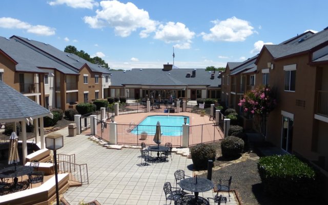 Red Roof Inn PLUS+ & Suites Knoxville West-Cedar Bluff