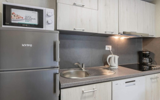 Mobile Home in Banjole With Pool Near Beach