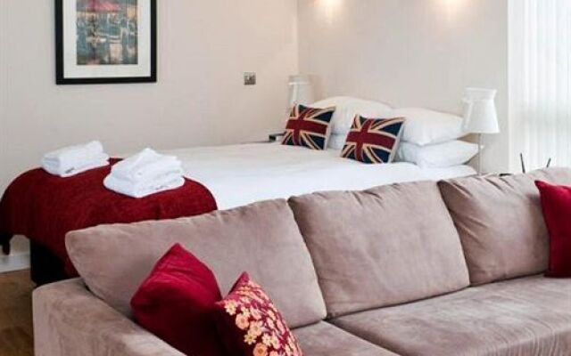 Your Space Apartments - Byron House Studio