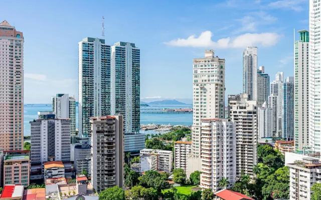 w Brilliant 1BR w Beautiful View in Calle 50