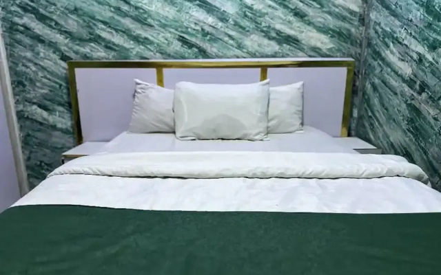 The Autograph Basics Hotel