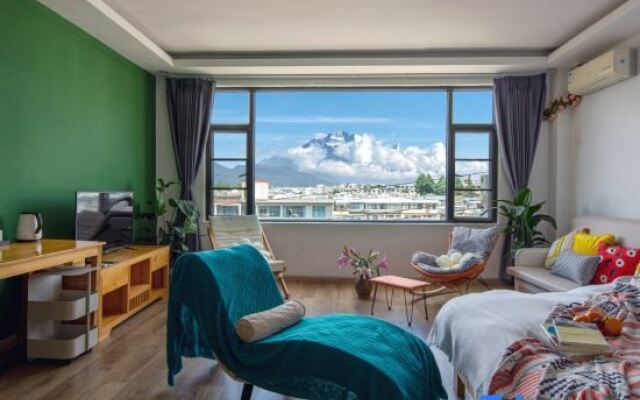 Date jade dragon snow mountain view guest house
