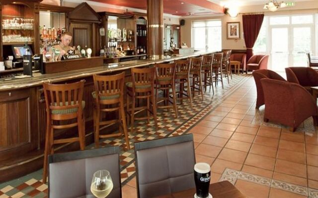 Riverside Park Hotel