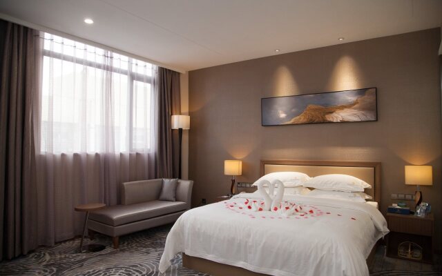 Qianhai Holiday Hotel
