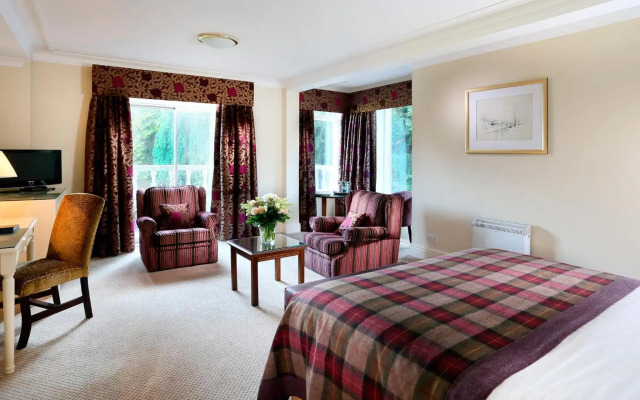 Macdonald Leeming House