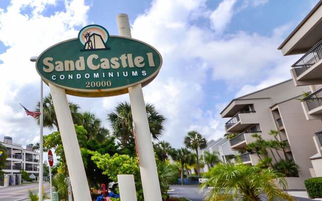 Sand Castle I 301 by Vtrips