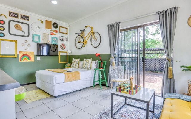 Chic Midtown Studio-1 Bed-solar-pool-fibre-samrand