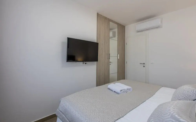Scenic Kastel Luksic Apartments