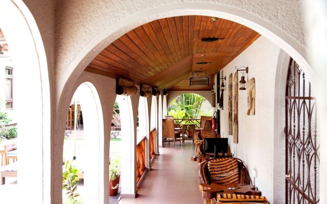 Mahogany Lodge, Cantonments