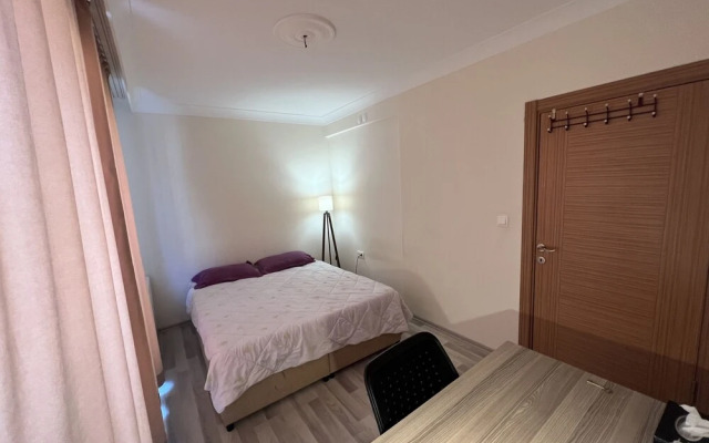 shared apartment with private room-özel odalı ortak daire