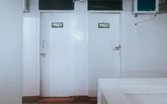 RedDoorz near OWWA Pasay