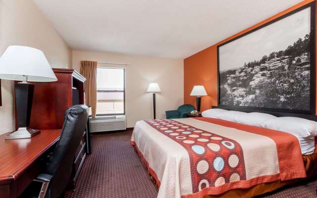 Super 8 by Wyndham Harrisburg