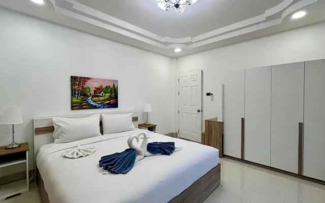 Valley 40 - 2 bdr Private Villa Near Phuket Town