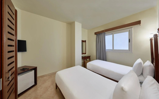 Golden Carven Hotel