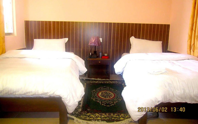 Hotel Half Moon
