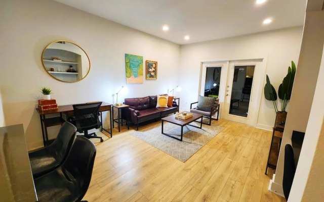 Montrose Spring - Stylish 1 BR in Houston
