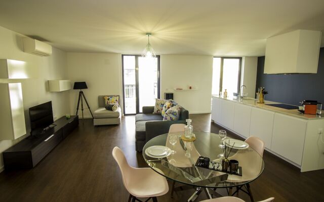 Guest H4U Bonjardim Pop Art City Center