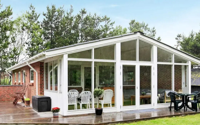 6 Person Holiday Home in Jerup