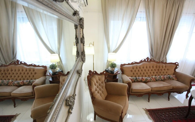 Dfive Apartments - Neo Baroque