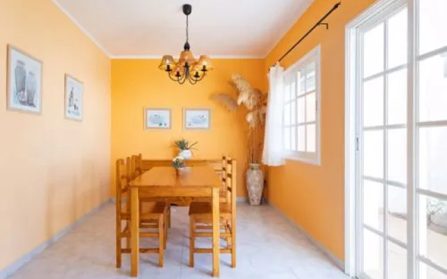 Sunny House El Roque