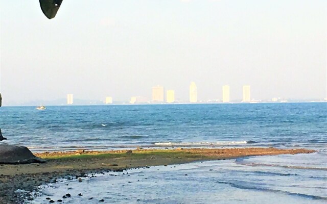 Lovely Beaches at Bangsaray & Great Resturants Quiet Location