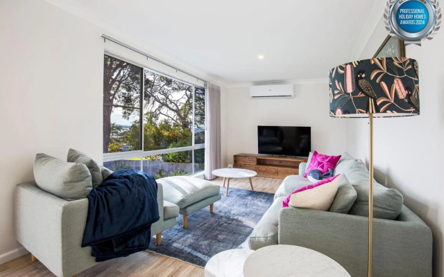 WindanSea Cottage - Pet Friendly - Ocean Glimpses – Guest Rooms – Vincentia