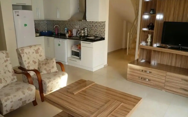 Golden Life Blue Green Residence