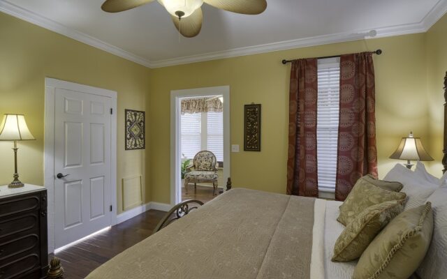 Victorian House Bed & Breakfast