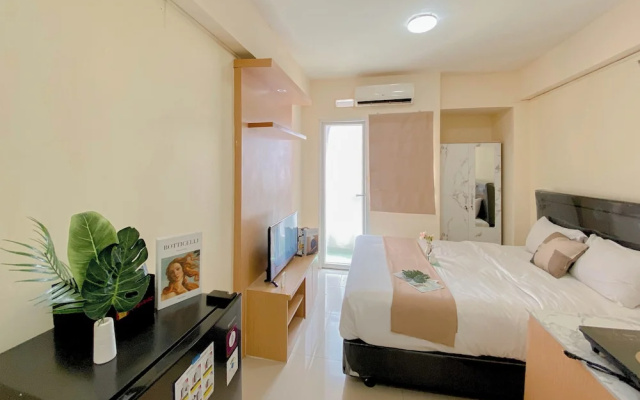 Nice Studio Green Pramuka City Apartment near Shopping Center – Guest Rooms – Jakarta