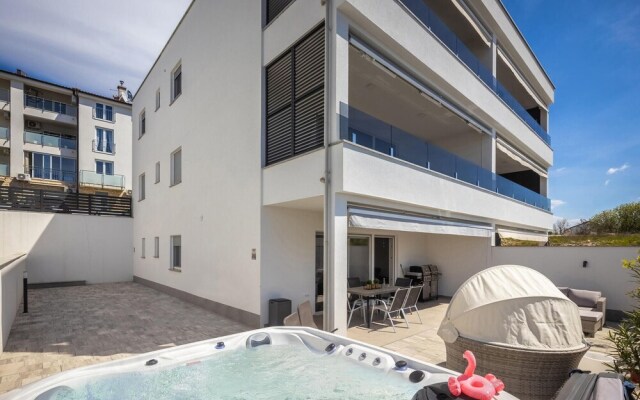 Awesome Apartment in Crikvenica With Jacuzzi, Wifi and 1 Bedrooms