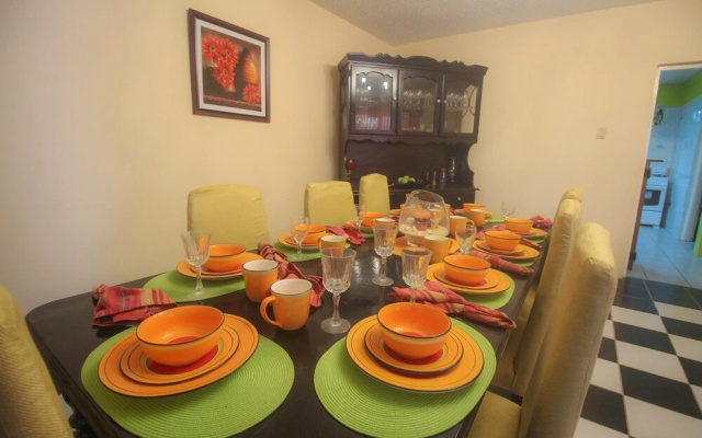 Kenwood Villas & Suites