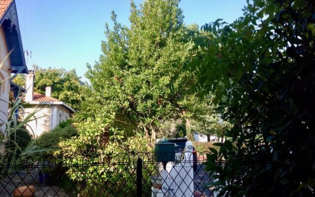 Holiday Home La Petite Arcachonnaise