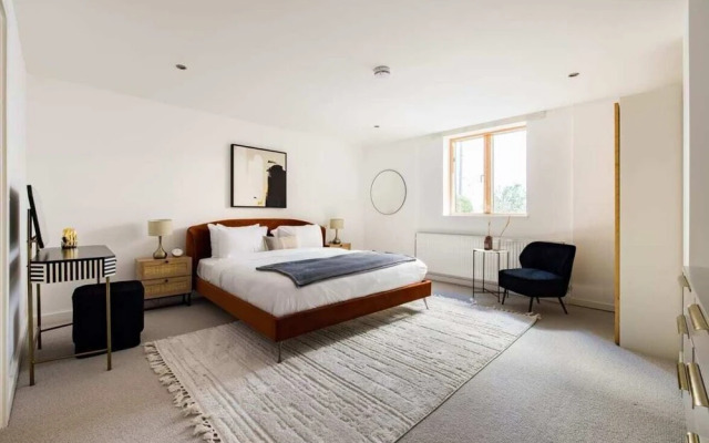 The Clapham - Captivating 2bdr With Garden Parking